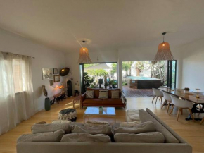 Jolie villa à Terre Sainte